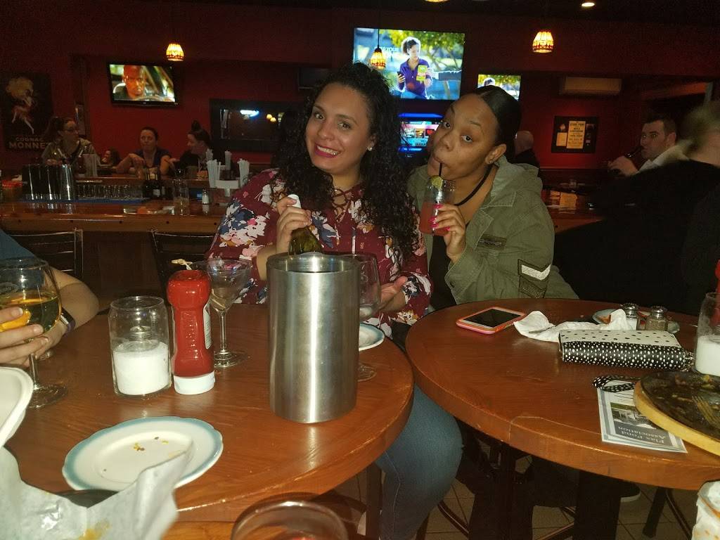 Rollys Tavern on the Square | restaurant | 338 Broadway, Lynn, MA 01904, USA | 7815992160 OR +1 781-599-2160