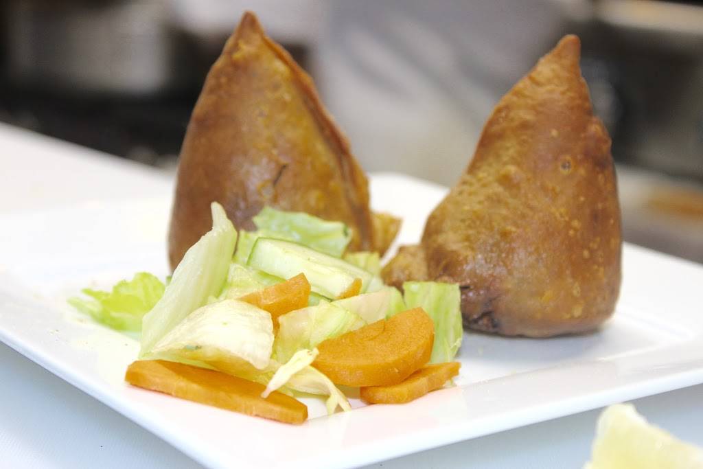 Masala kitchen and lounge | restaurant | 71-04 Grand Ave, Queens, NY 11378, United States | 3478080101 OR +1 347-808-0101