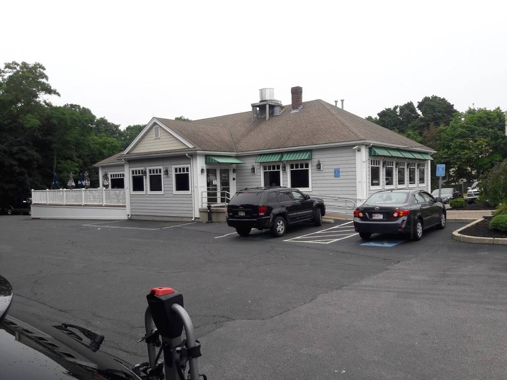 Grumpy Whites Restaurant | restaurant | 211 Sea St, Quincy, MA 02169, USA | 6177702835 OR +1 617-770-2835