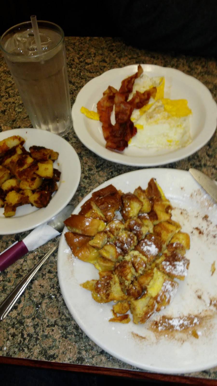 Fedeles Coffee Shop and Restaurant | restaurant | 13 Central St, Southbridge, MA 01550, USA | 5087648019 OR +1 508-764-8019