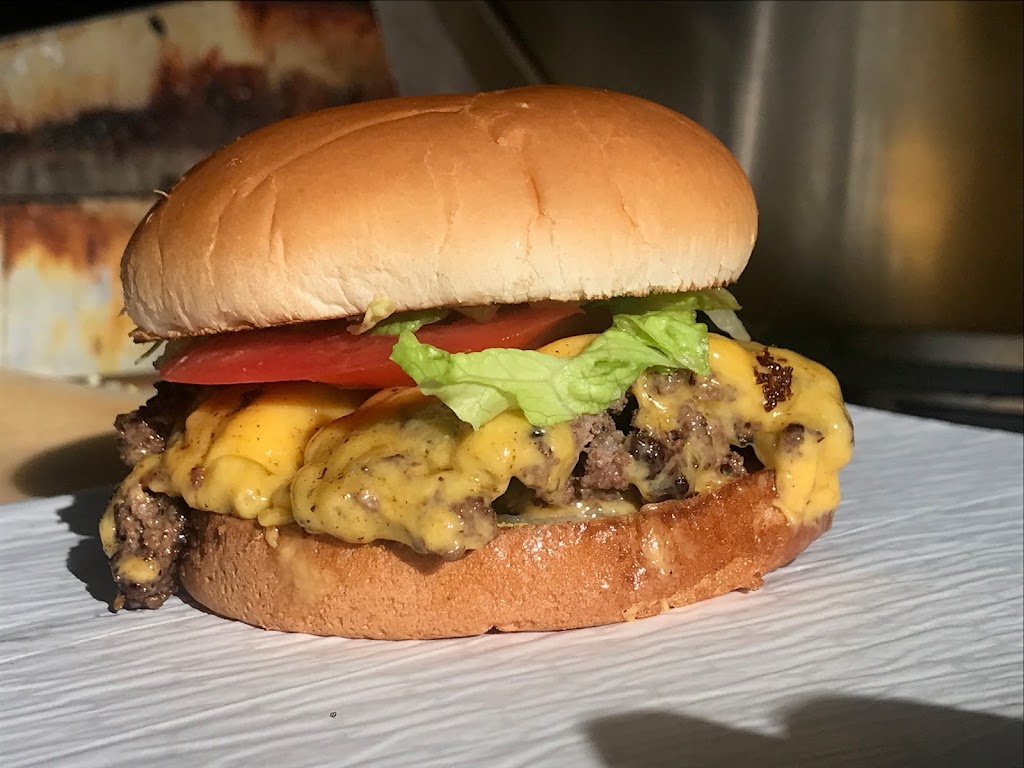 Hungry Mother Grill & Grocery | restaurant | 2382 Old Lake Rd, Marion, VA 24354, USA | 2763780358 OR +1 276-378-0358