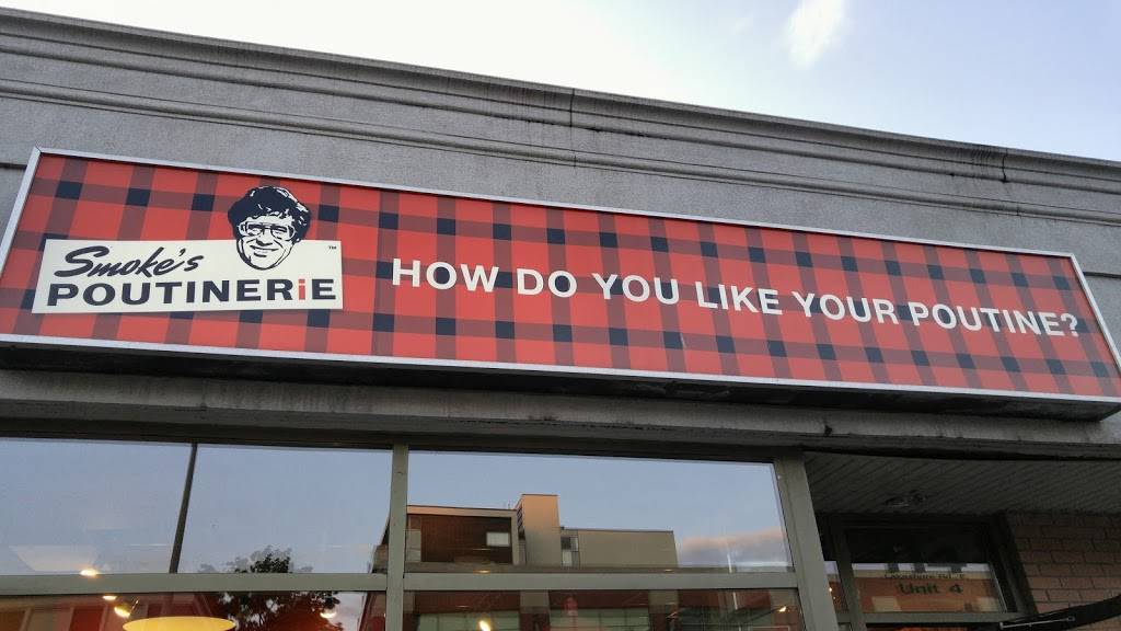 Smokes Poutinerie | restaurant | 114 Lakeshore Rd E, Mississauga, ON L5G 1E4, Canada | 9052712873 OR +1 905-271-2873