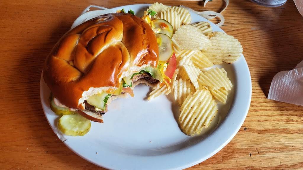 Garretts Place | restaurant | 3548 W Houghton Lake Dr, Houghton Lake, MI 48629, USA | 9893666785 OR +1 989-366-6785