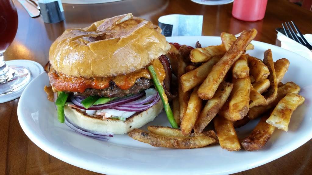 Slanted Tree Kitchen & Taproom | restaurant | 251 Pittman Rd # E, Fairfield, CA 94534, USA | 7078035666 OR +1 707-803-5666