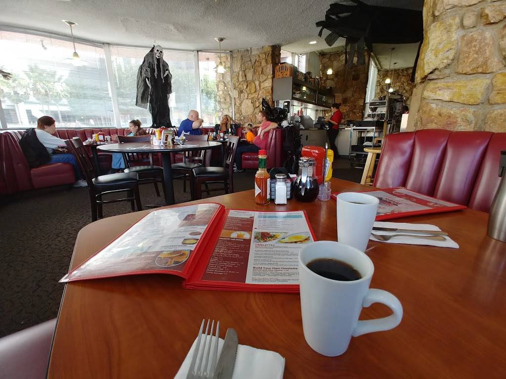 Dinahs Family Restaurant | restaurant | 6521 S Sepulveda Blvd, Los Angeles, CA 90045, USA | 3106450456 OR +1 310-645-0456