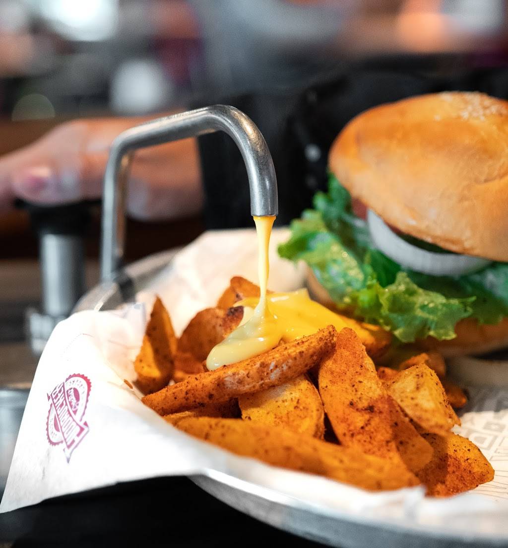 Fuddruckers | restaurant | 711 Lucky Ln, Robinsonville, MS 38664, USA | 6623635825 OR +1 662-363-5825