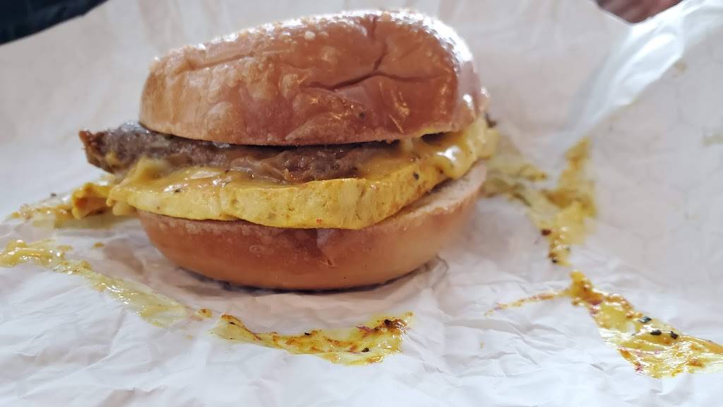 On the Bus | restaurant | 400 N Water St, Milwaukee, WI 53202, USA | 4142048585 OR +1 414-204-8585