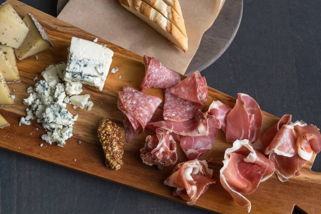 Brix And Ale | restaurant | 1101 Woodlawn Avenue, Georgetown, TX 78628, USA | 7374442750 OR +1 737-444-2750