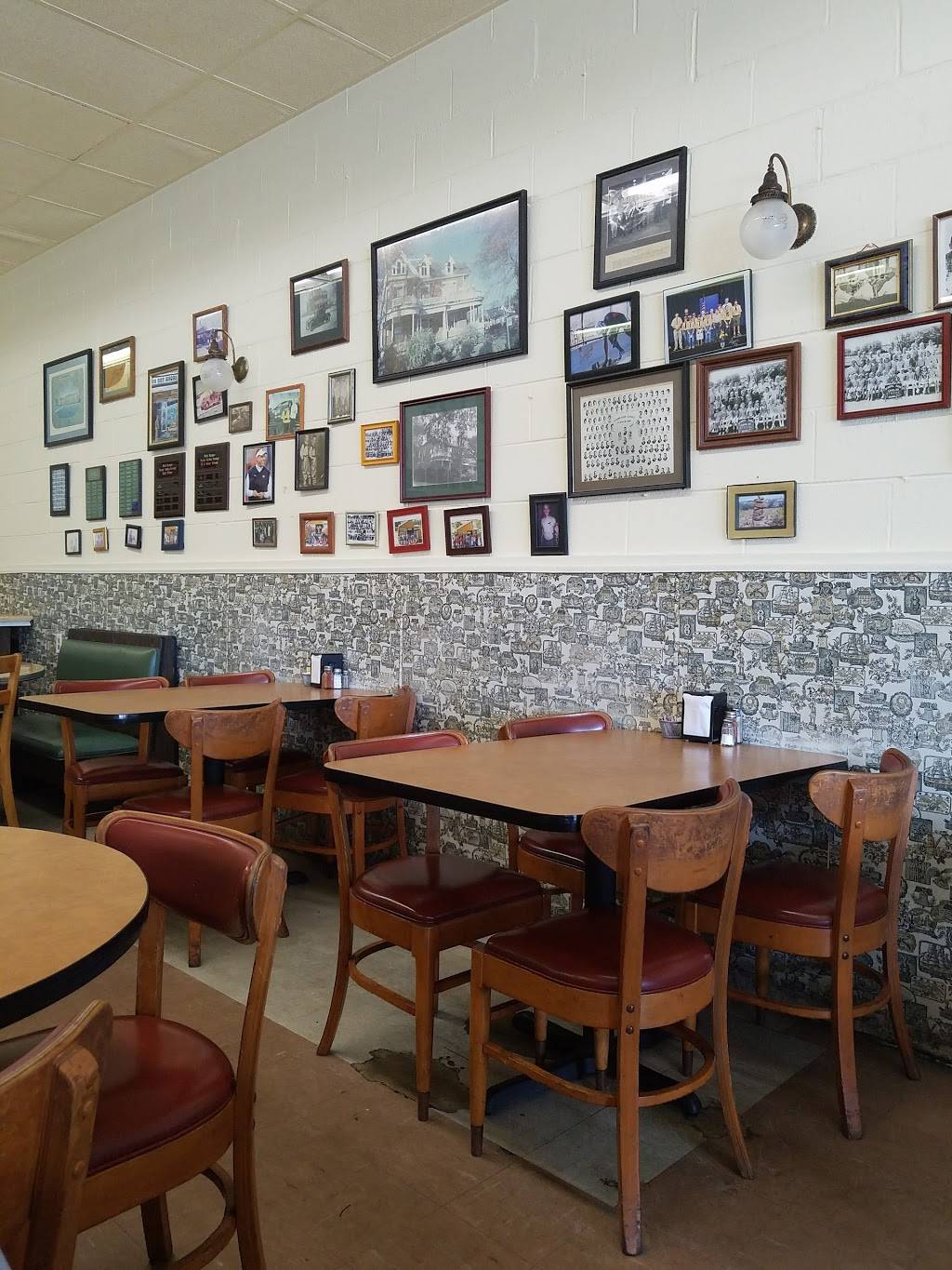 Dubs Burgers | restaurant | 400 S Jefferson St Suite 402, Athens, AL 35611, USA | 2562326135 OR +1 256-232-6135