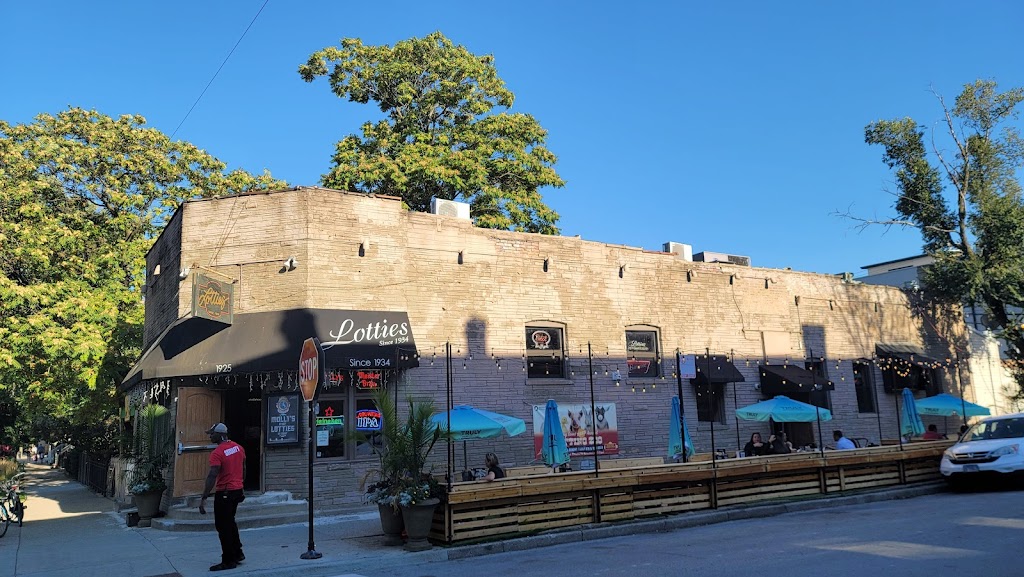 Lotties Pub | restaurant | 1925 W Cortland St, Chicago, IL 60622, USA | 7734890738 OR +1 773-489-0738