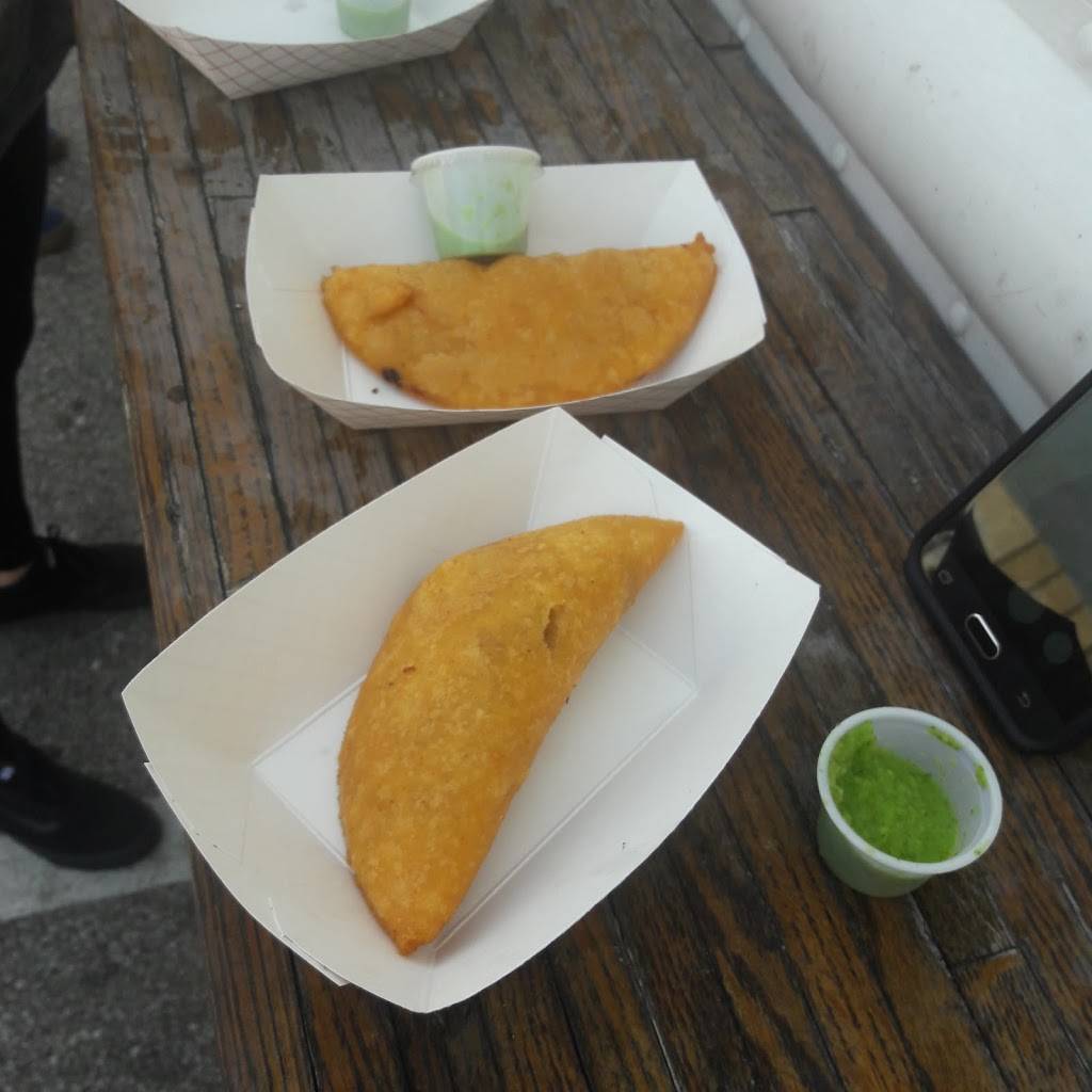 El Arepón Venezuelan Food | restaurant | 881 S 72nd St, Omaha, NE 68114, USA | 4024038146 OR +1 402-403-8146