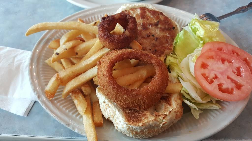 Skyline Diner | restaurant | 271-27 Union Tpke, Queens, NY 11040, USA | 7183471195 OR +1 718-347-1195