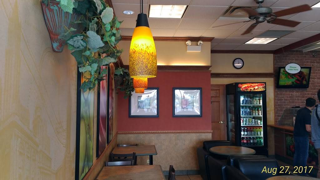 Subway Restaurants | restaurant | 2096 Miner St, Des Plaines, IL 60016, USA | 8472997827 OR +1 847-299-7827
