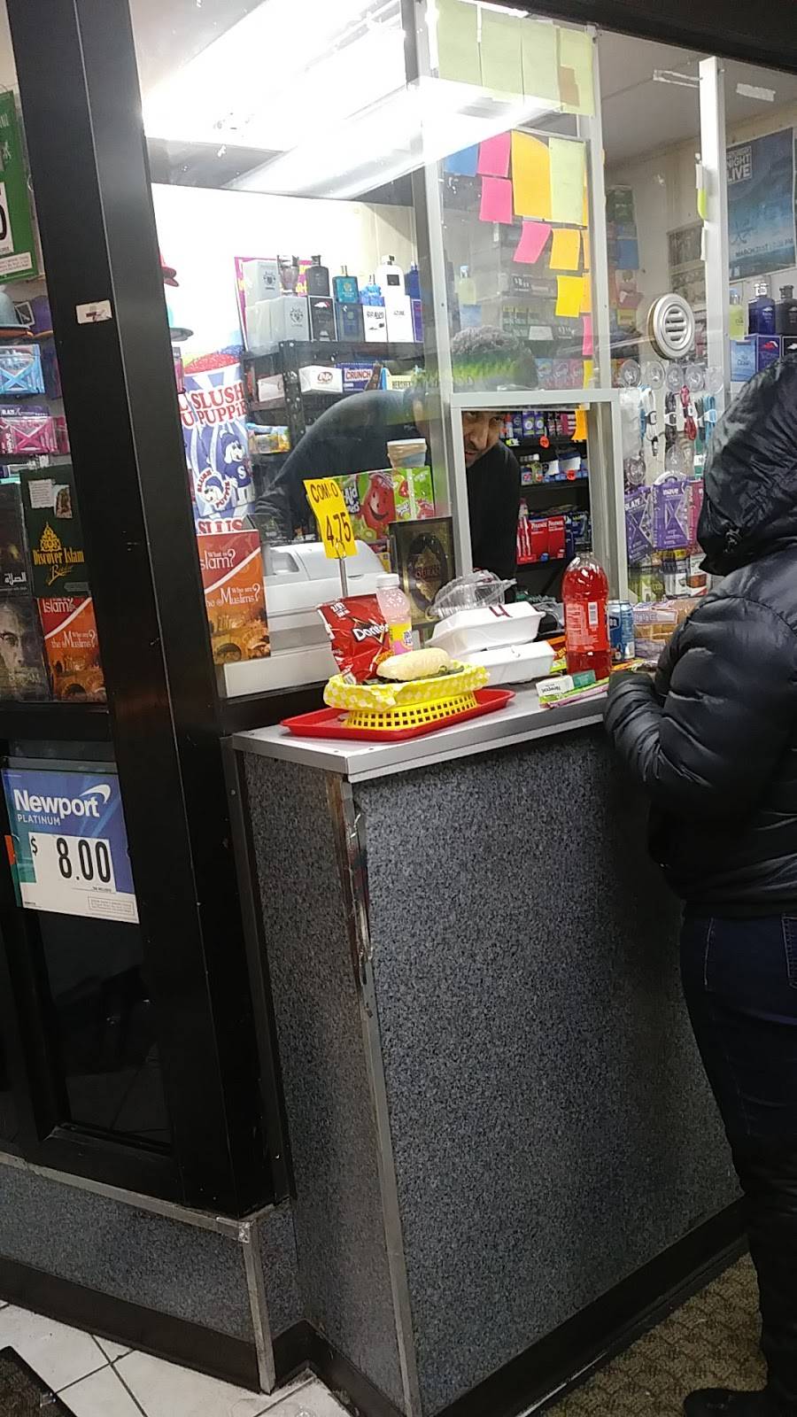 Krazy Nachoz | restaurant | 1200 W Keefe Ave, Milwaukee, WI 53206, USA | 4145628855 OR +1 414-562-8855