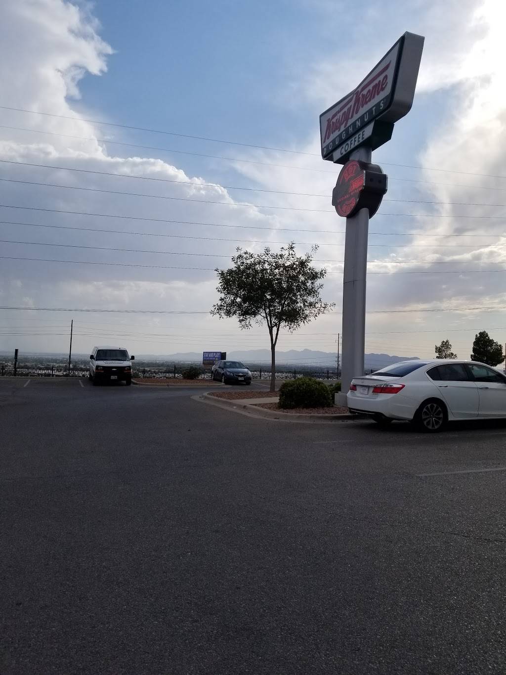 Krispy Kreme | bakery | 11915 Gateway Blvd W, El Paso, TX 79936, USA | 9155952200 OR +1 915-595-2200