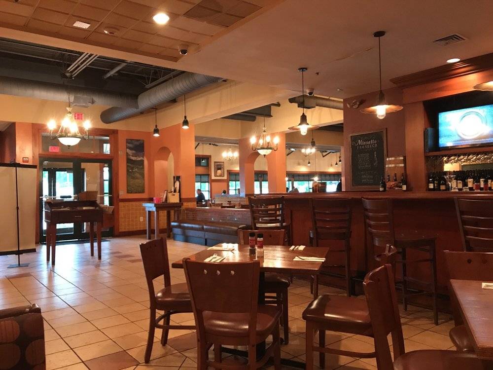 Bertuccis Italian Restaurant | restaurant | 881 Walt Whitman Rd, Melville, NY 11747, USA | 6314279700 OR +1 631-427-9700