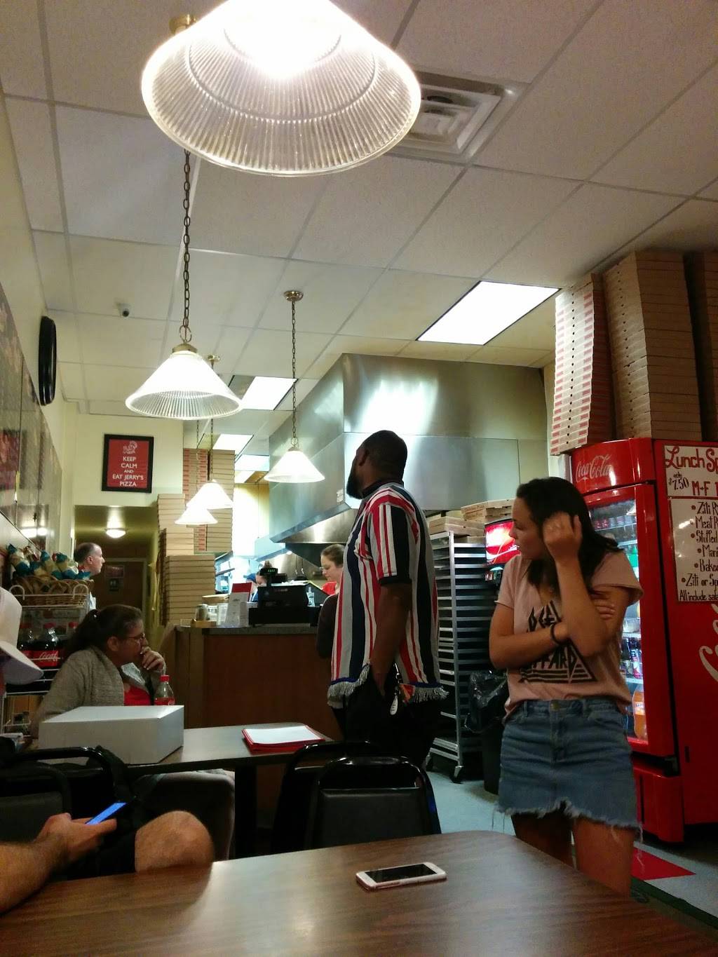 Jerrys Pizza | restaurant | 635 S Main St, Middletown, CT 06457, USA | 8603465335 OR +1 860-346-5335