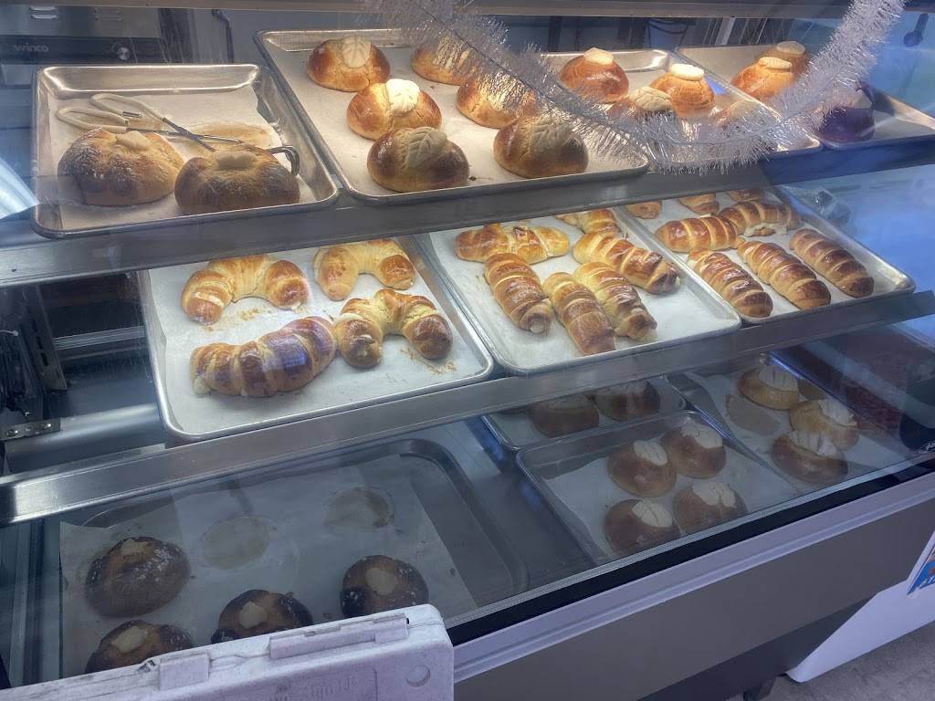 Samayoas Restaurant and Bakery | restaurant | 801 Broad St, Central Falls, RI 02863, USA | 4012193440 OR +1 401-219-3440