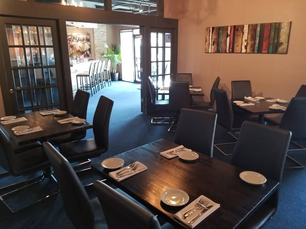 Brushi Bistro & Bar | restaurant | 721 N 132nd St, Omaha, NE 68154, USA | 4028846878 OR +1 402-884-6878