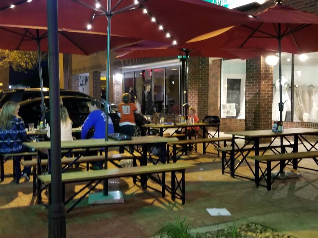 Shortfields Simpsonville | restaurant | 111 N Main St, Simpsonville, SC 29681, USA | 8647578228 OR +1 864-757-8228