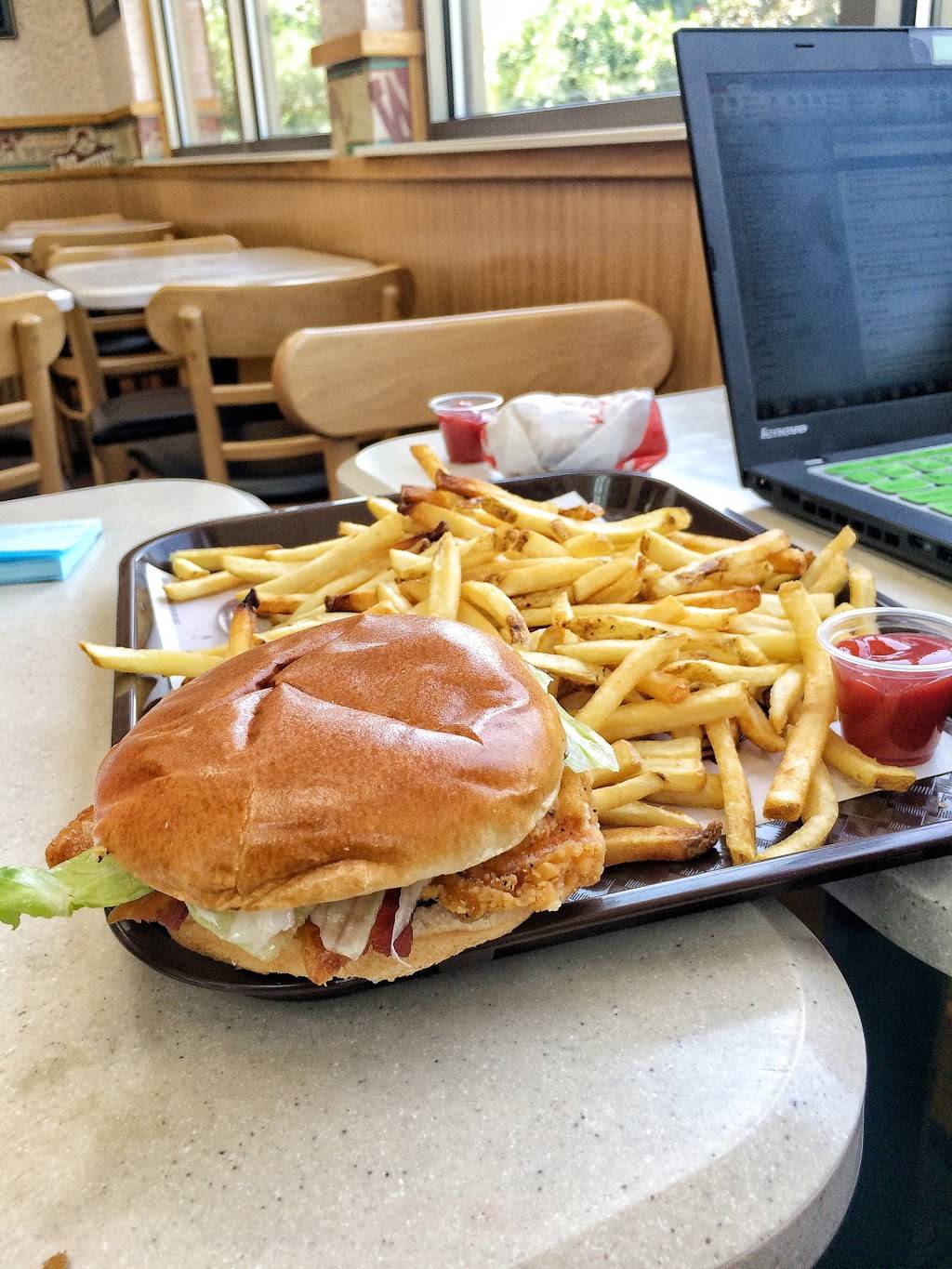 Wendys | restaurant | 15 Boston Post Rd, Orange, CT 06477, USA | 2037959570 OR +1 203-795-9570