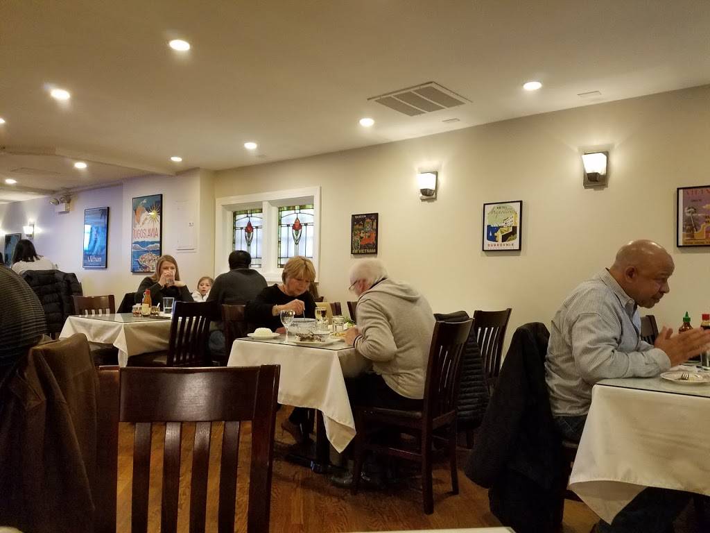 Sunset Pho Caffe | restaurant | 5726 N Western Ave, Chicago, IL 60659, USA | 7732752327 OR +1 773-275-2327