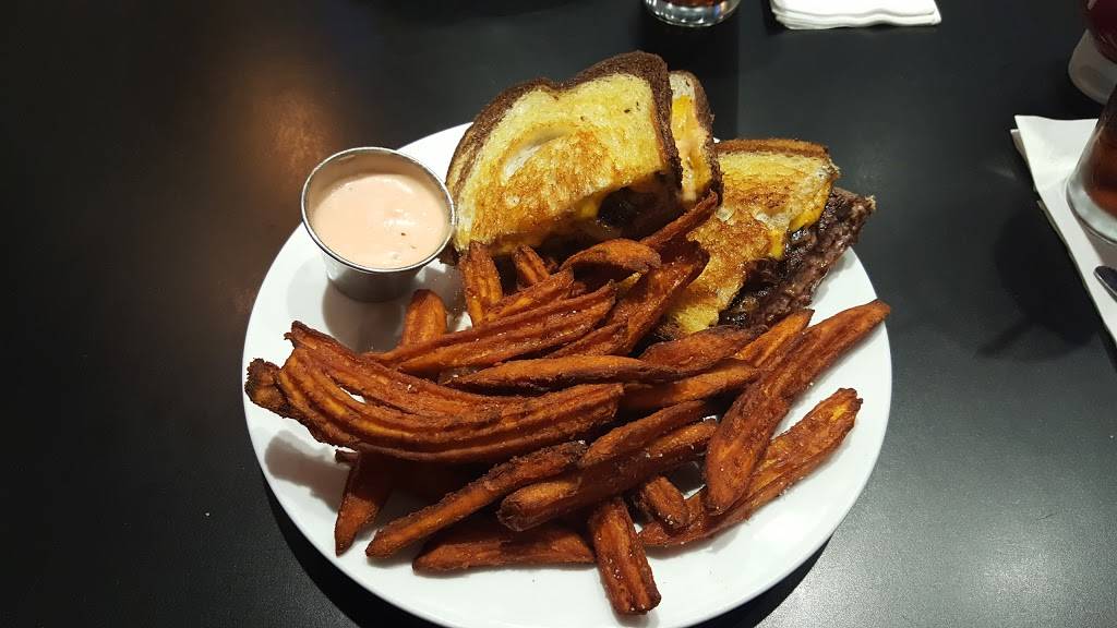 The Porters Pub | restaurant | 121 S School St, Lodi, CA 95240, USA | 2094007147 OR +1 209-400-7147