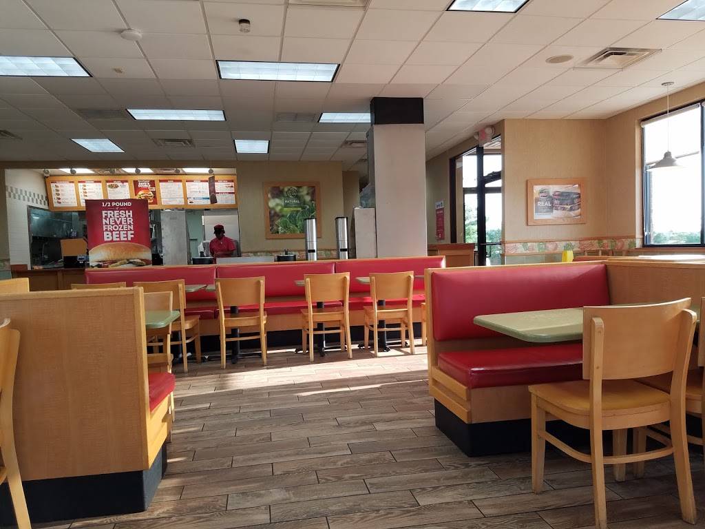 Wendys | restaurant | 10710 Page Ave, St. Louis, MO 63132, USA | 3144239605 OR +1 314-423-9605