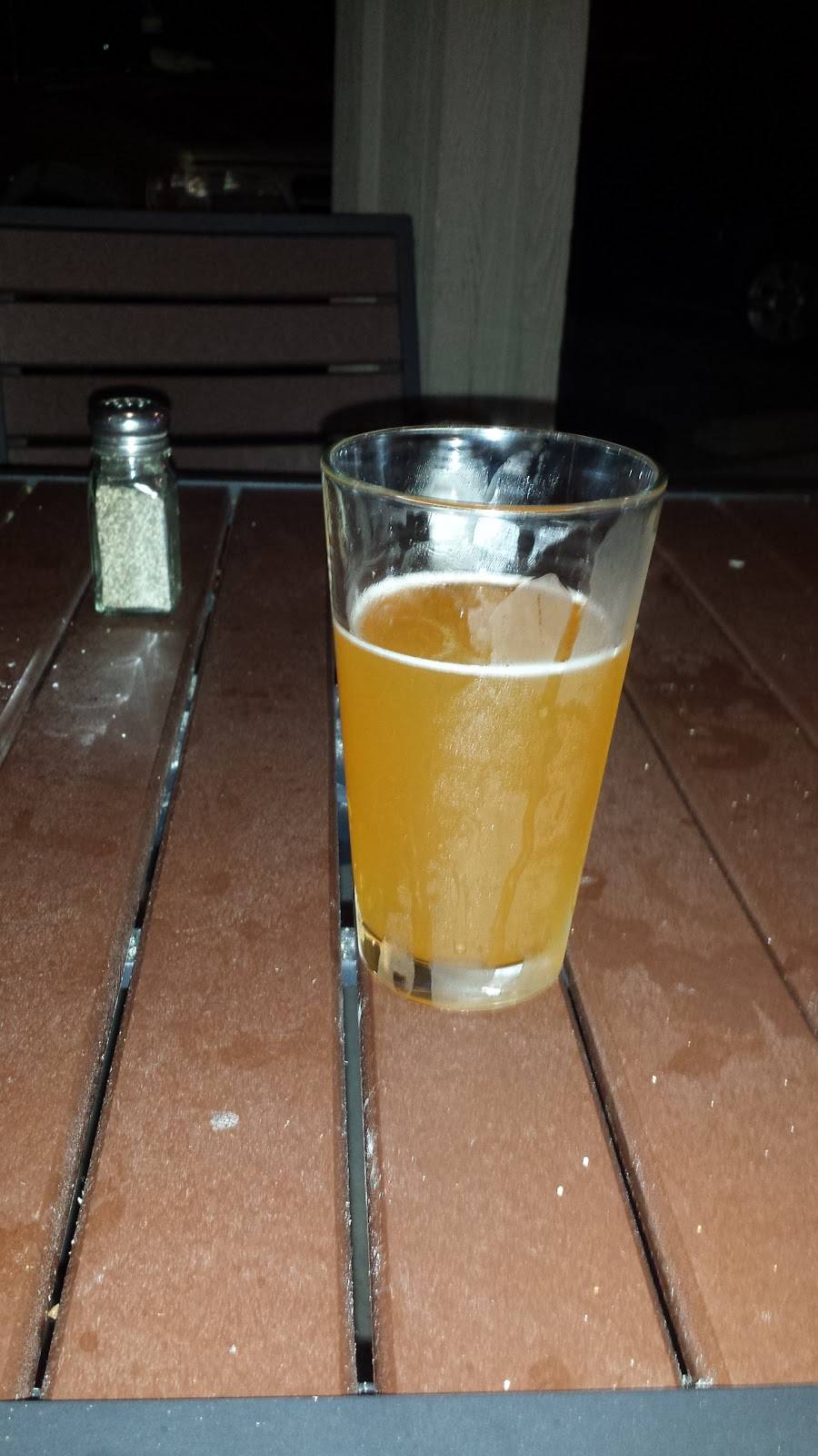 Crowbar Restaurant & Lounge | restaurant | 209 IN-135, Trafalgar, IN 46181, USA | 3178784030 OR +1 317-878-4030