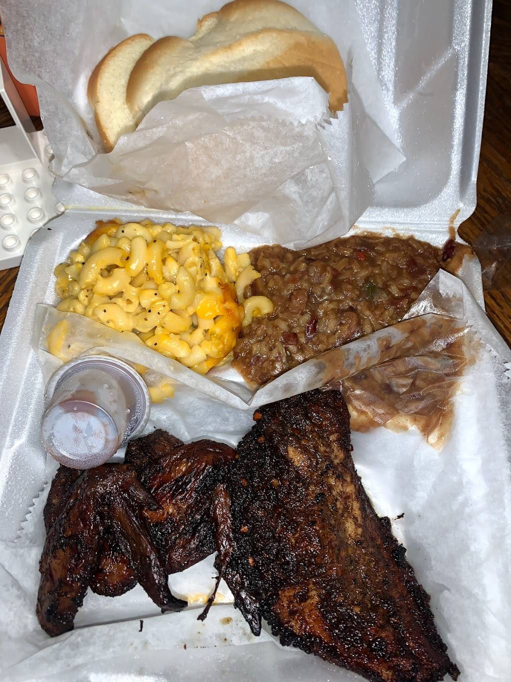 Bernies Jerk Kitchen & Waffles | restaurant | 2777 Black Rd, Joliet, IL 60435, USA | 8156304153 OR +1 815-630-4153