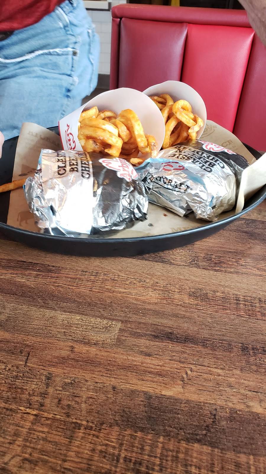 Arbys | restaurant | 2806 Candlers Mountain Rd, Lynchburg, VA 24502, USA | 4342374202 OR +1 434-237-4202