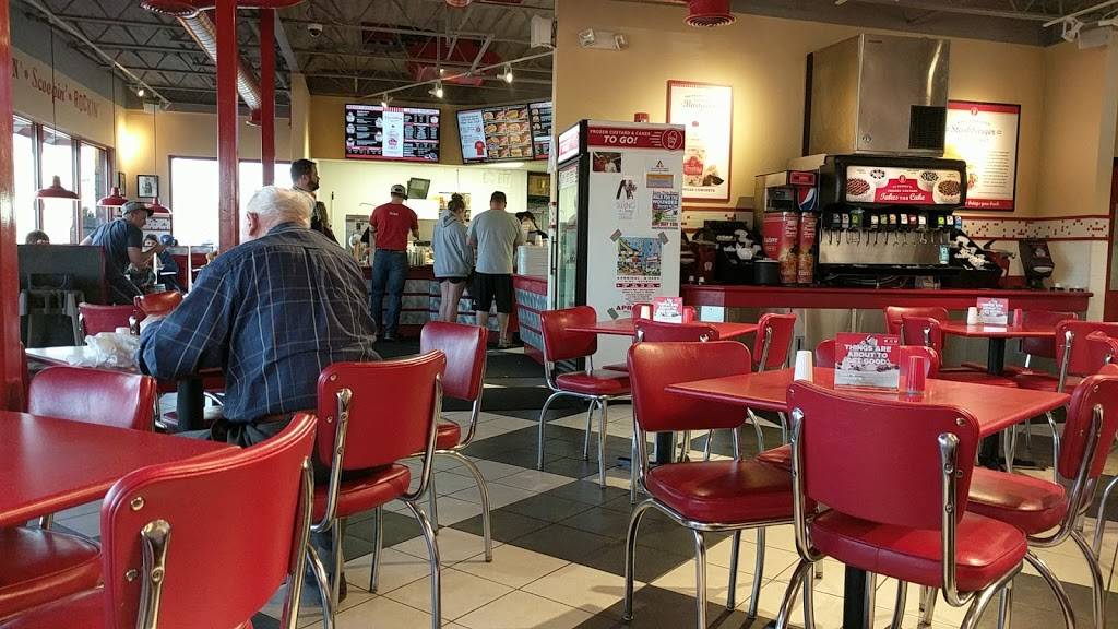 Freddys Frozen Custard & Steakburgers | restaurant | 2084 Sproul Rd, Broomall, PA 19008, USA | 6103256725 OR +1 610-325-6725