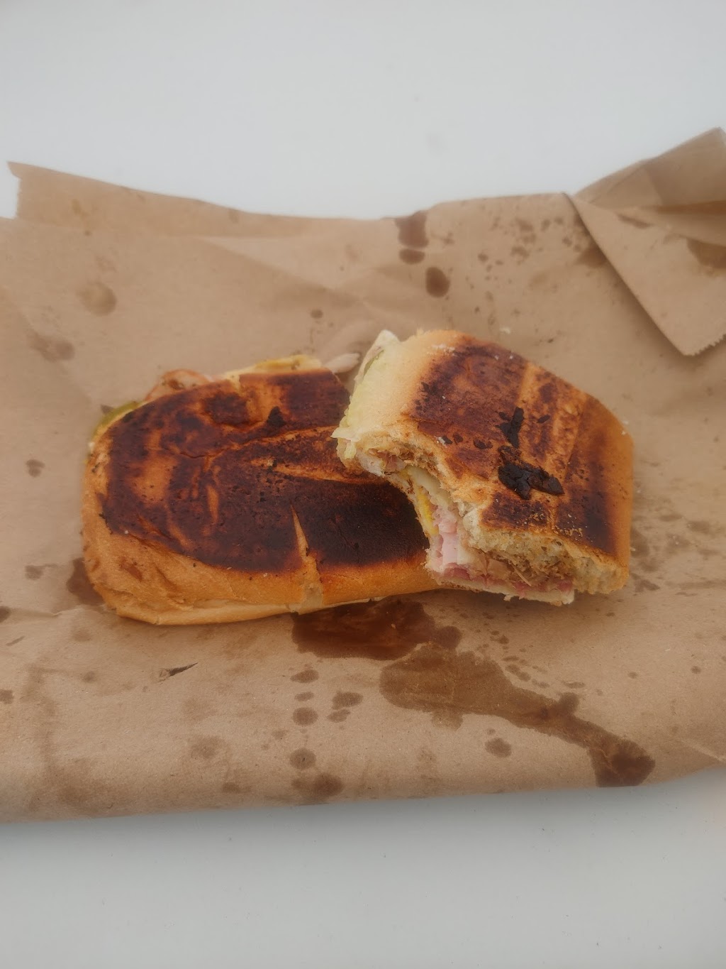 LA CUBANA AMERICANA | restaurant | 4711 US-301, Zephyrhills, FL 33542, USA | 8138048358 OR +1 813-804-8358