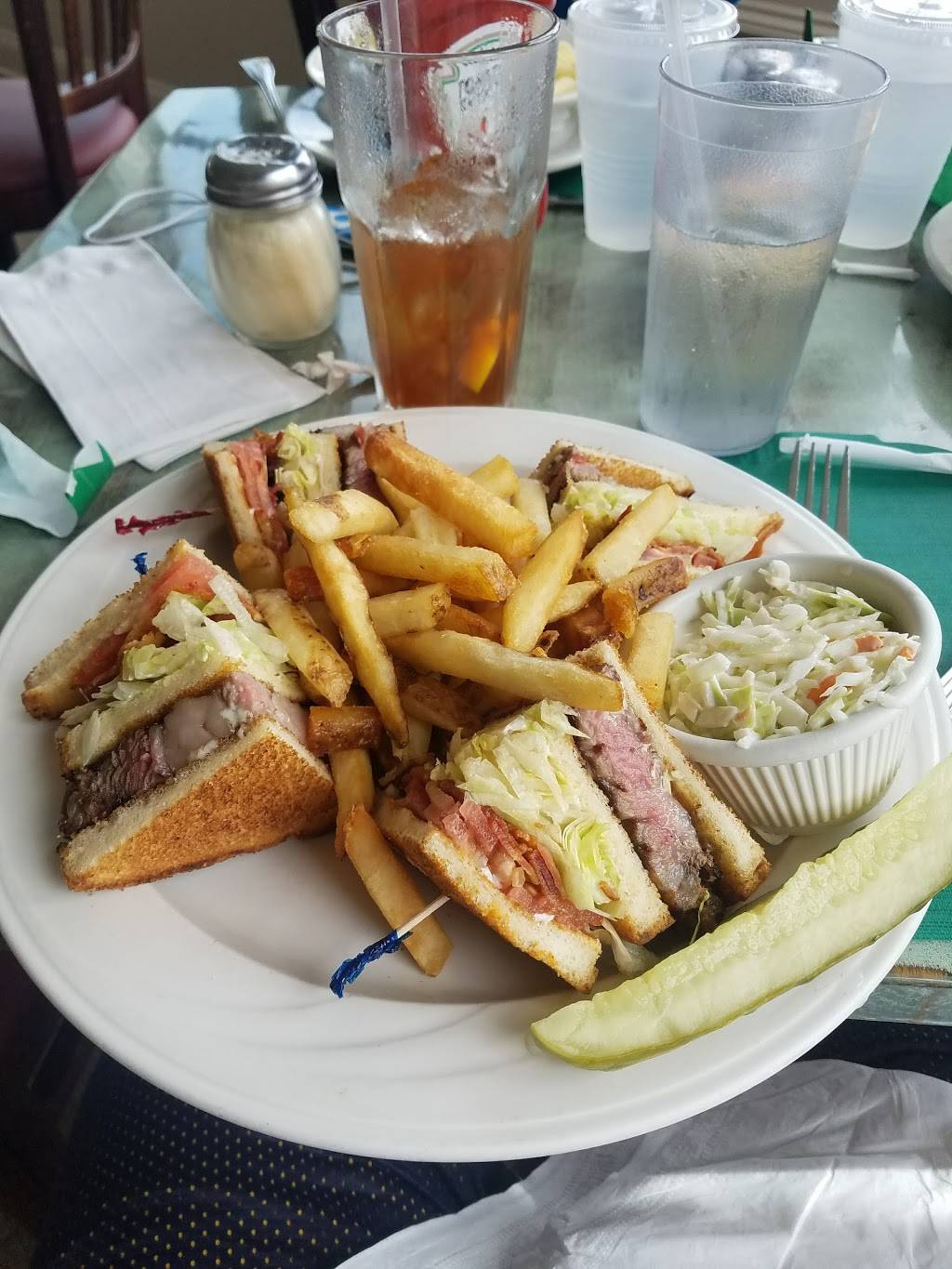 Zodys 19th Hole | restaurant | Stillwater Rd, Stamford, CT 06902, USA | 2033591919 OR +1 203-359-1919