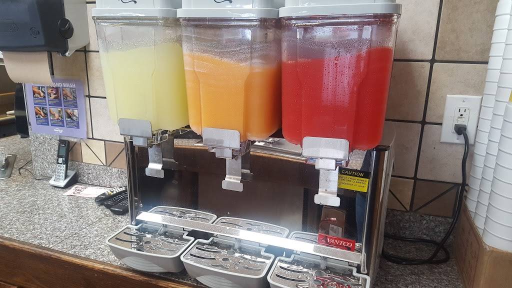 American Deli | restaurant | 2100 Roswell Rd, Marietta, GA 30062, USA | 7705093800 OR +1 770-509-3800