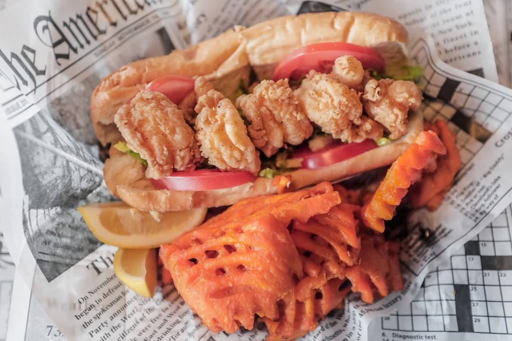 Hook & Reel Cajun Seafood & Bar | restaurant | 4949 Cal Sag Rd, Crestwood, IL 60445, USA | 7083888232 OR +1 708-388-8232