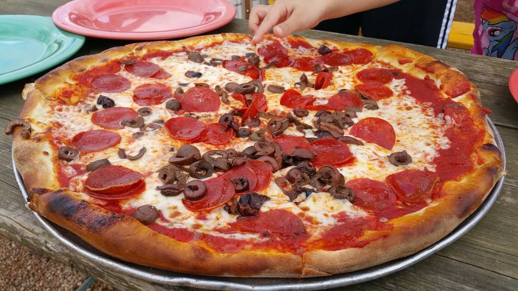 Luigis Pizzeria | restaurant | 3700 Almeda Rd, Houston, TX 77004, USA | 2817933333 OR +1 281-793-3333
