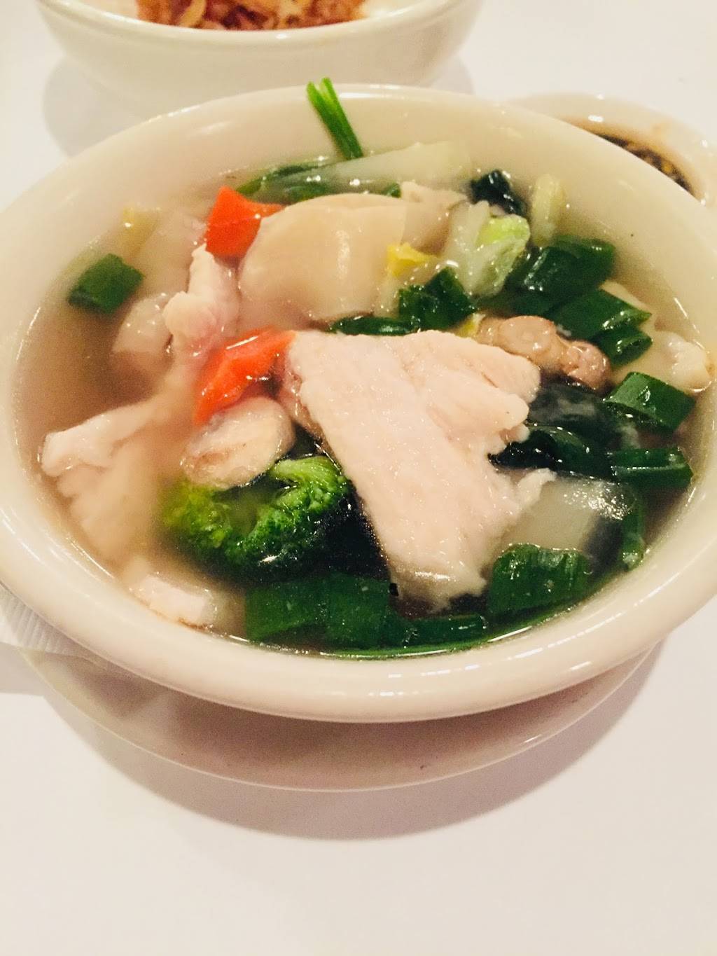 New Moon | restaurant | 2138 Verdugo Blvd, Montrose, CA 91020, USA | 8182494393 OR +1 818-249-4393