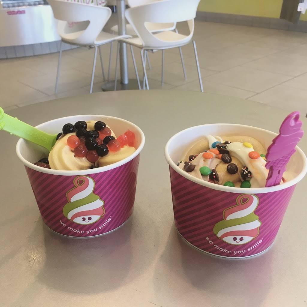 Menchies Frozen Yogurt | bakery | 3757 S Gilbert Rd, Gilbert, AZ 85297, USA | 4807869180 OR +1 480-786-9180