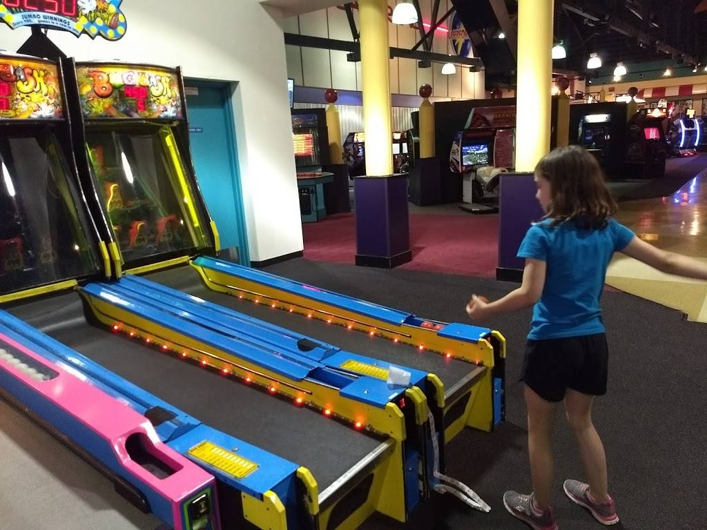 Funset Boulevard | restaurant | 3916 W College Ave, Appleton, WI 54914, USA | 9209930909 OR +1 920-993-0909