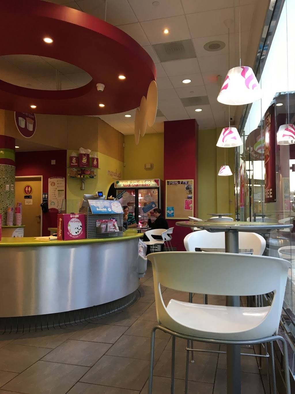 Menchies Frozen Yogurt | bakery | 168 W Hillcrest Dr # 1, Thousand Oaks, CA 91360, USA | 8055570700 OR +1 805-557-0700