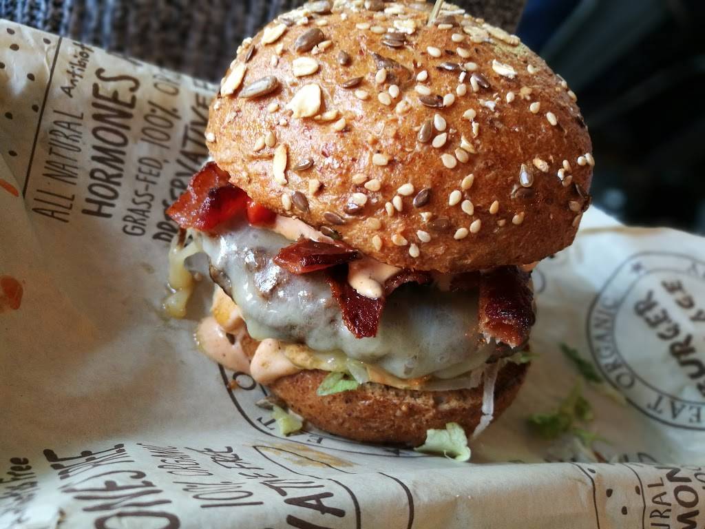 Burger Village | restaurant | 222 7th Ave, Brooklyn, NY 11215, USA | 7184994165 OR +1 718-499-4165