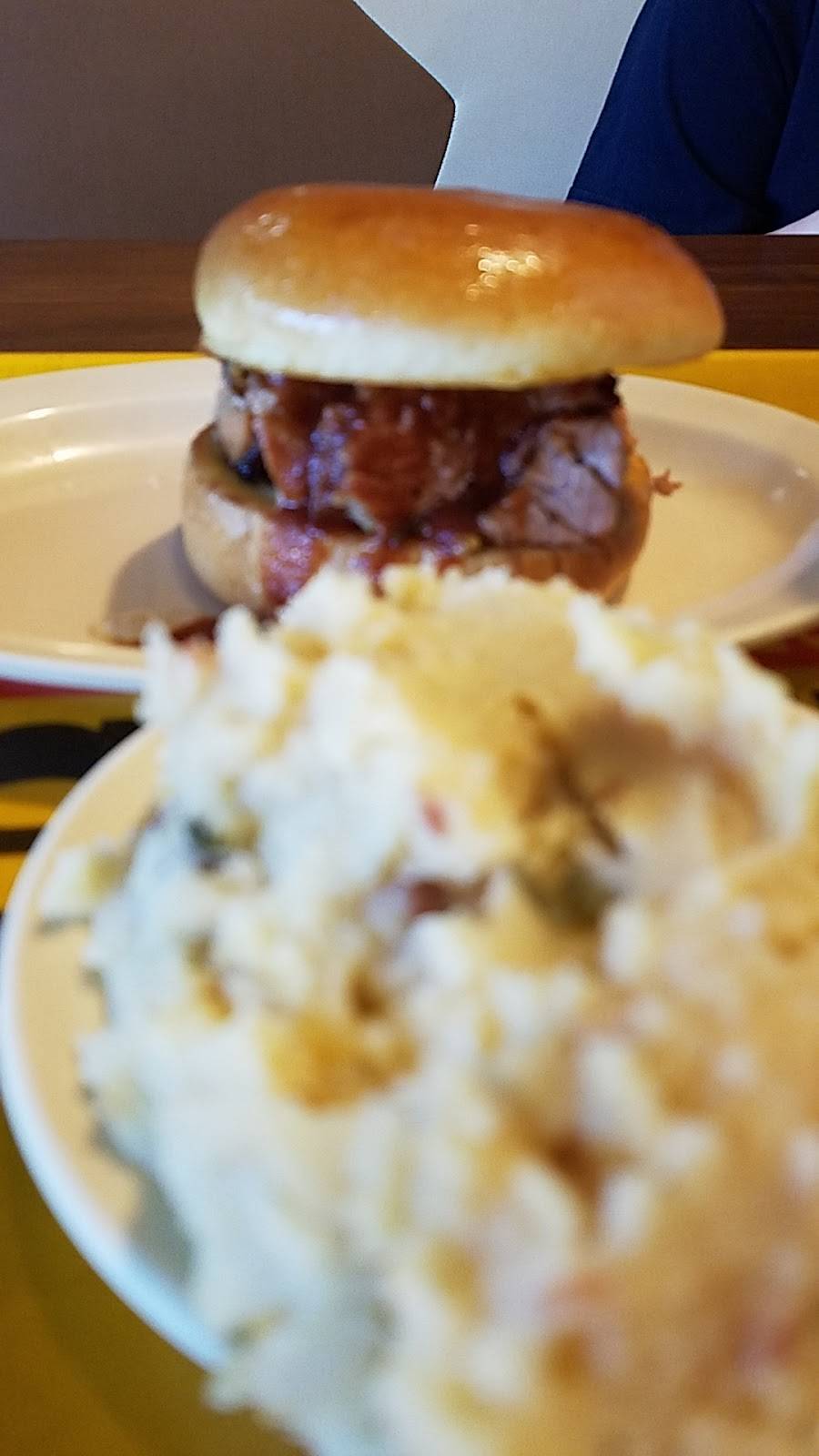 Dickeys Barbecue Pit | restaurant | 5330 N MacArthur Blvd Ste 168, Irving, TX 75038, USA | 9725801917 OR +1 972-580-1917