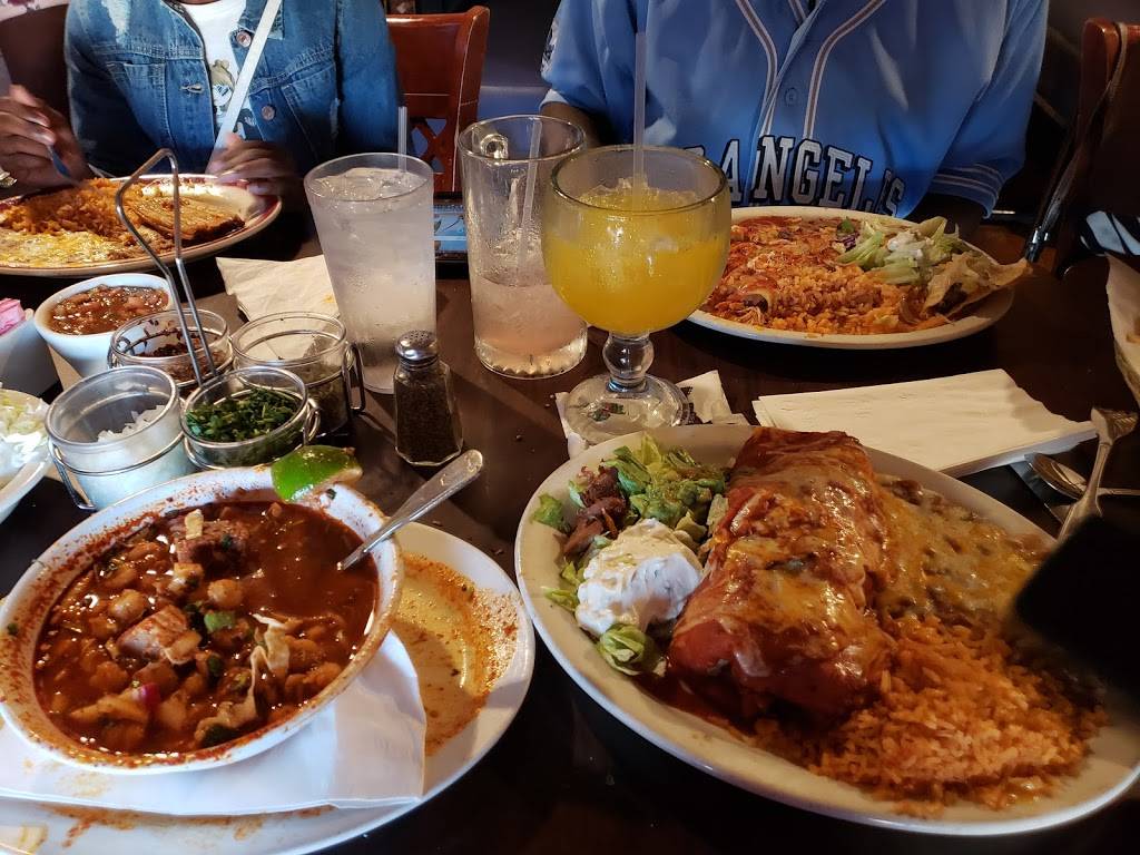 Maxs Mexican Cuisine | restaurant | 635 N Azusa Ave, Azusa, CA 91702, USA | 6263349695 OR +1 626-334-9695