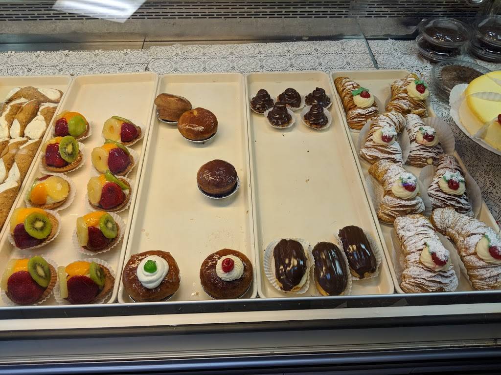 Leos Latticini | restaurant | 46-02 104th St, Corona, NY 11368, USA | 7188986069 OR +1 718-898-6069