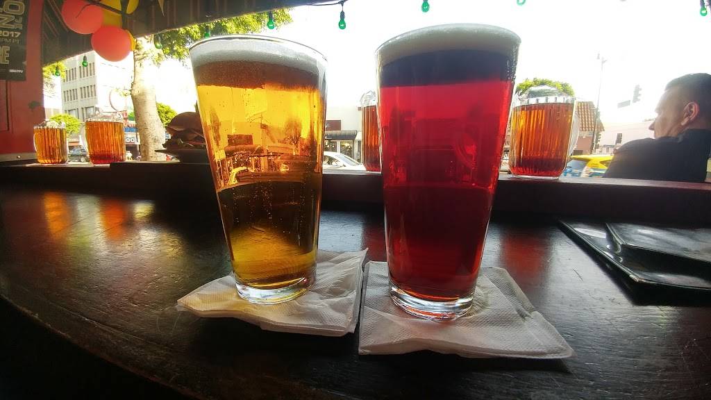 Jamesons Irish Pub | restaurant | 6681 Hollywood Blvd, Los Angeles, CA 90028, USA | 3237985360 OR +1 323-798-5360