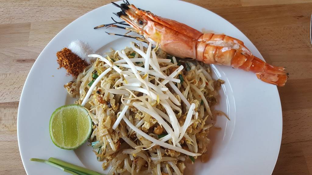 Subhannahong Royal Thai Cuisine | restaurant | 1212 S Pacific Coast Hwy Ste 206, Redondo Beach, CA 90277, USA | 3103163033 OR +1 310-316-3033