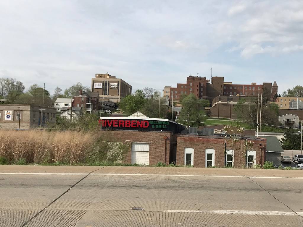 Riverbend Billiards & Grill | restaurant | 909 E Broadway, Alton, IL 62002, USA | 6184624435 OR +1 618-462-4435
