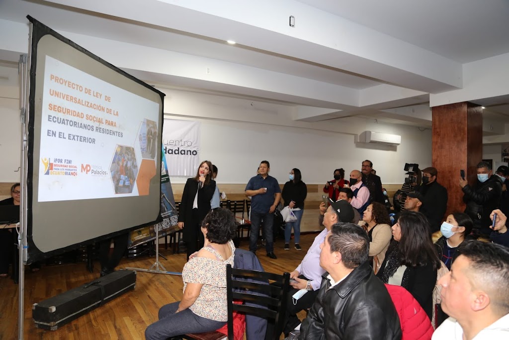 A&M Studios | restaurant | 37-62 89th St, Flushing, NY 11372, USA | 7184247597 OR +1 718-424-7597