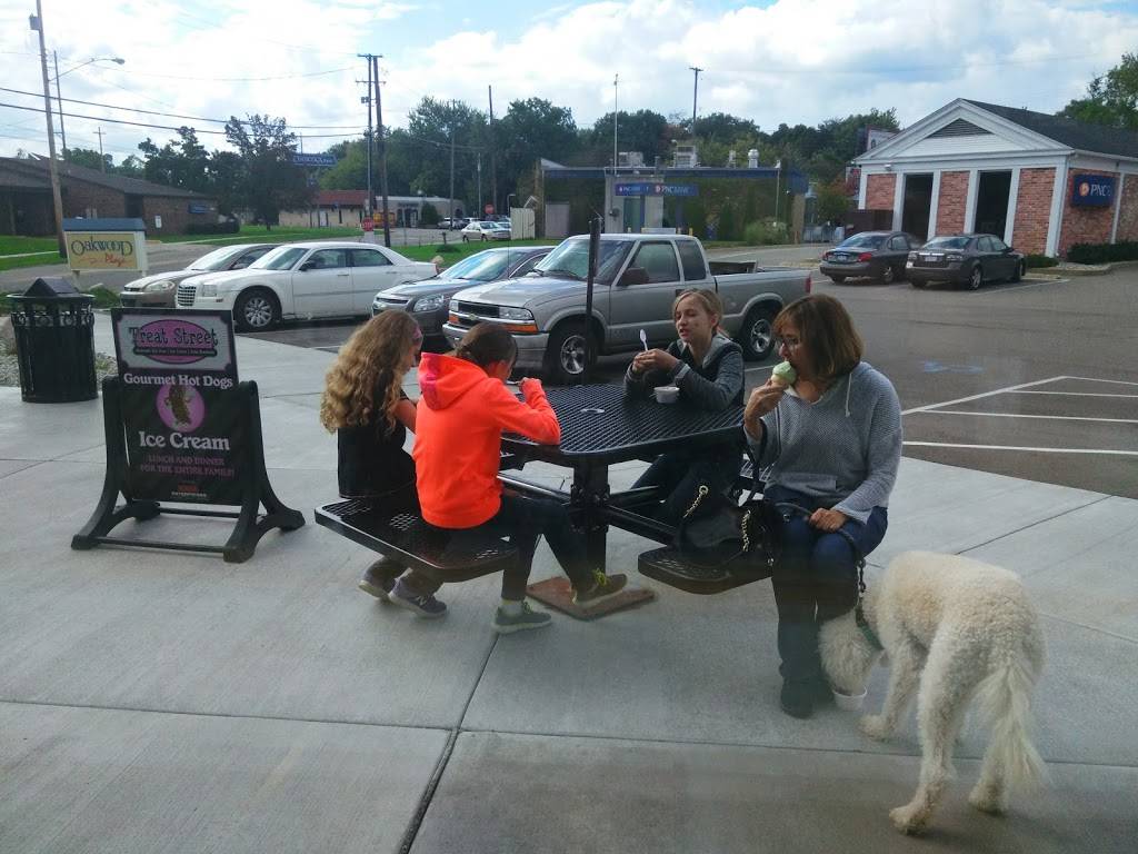 Treat Street | bakery | 3023 Oakland Dr, Kalamazoo, MI 49008, USA | 2697437137 OR +1 269-743-7137